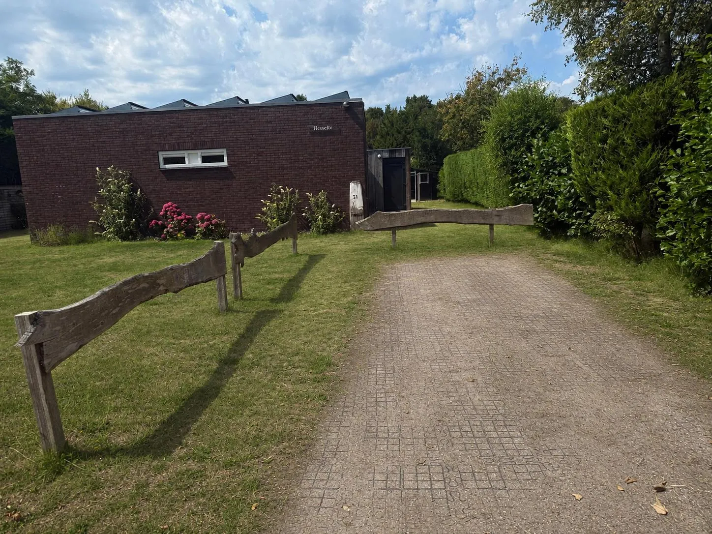 Eigen parkeerplek bij vakantiehuis Hesselte